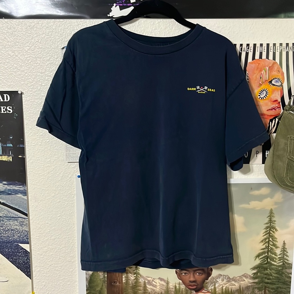 dark seas tee